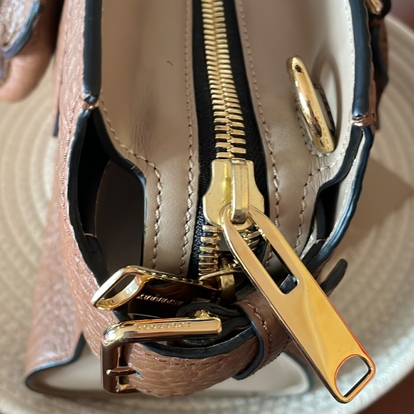 💯 Authentic NEW BURBERRY Leather Handbag - Picture 8 of 9